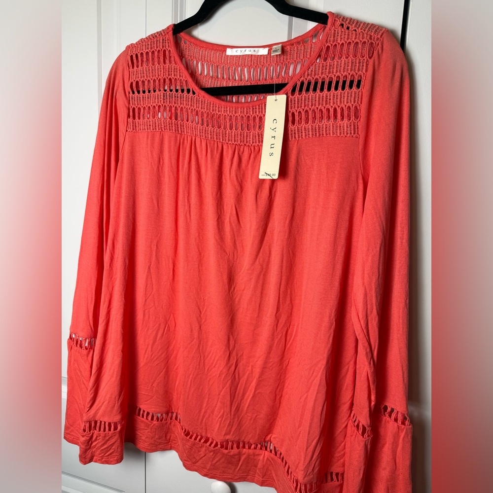 Cyrus top NWT - Picture 2 of 4